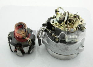 Генератор ИжЮп 12В Новый (281.3701, 140 Вт) Генератор ИжЮп 12В Новый (281.3701, 140 Вт)